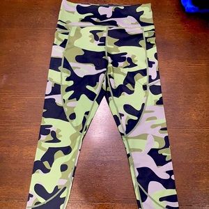 Zyia Green Camo Pocket Light N Tight Hi-Rise 78
